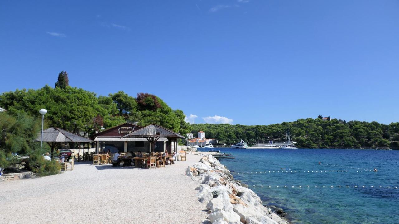 Apartmani Nata Maslinica Exteriör bild